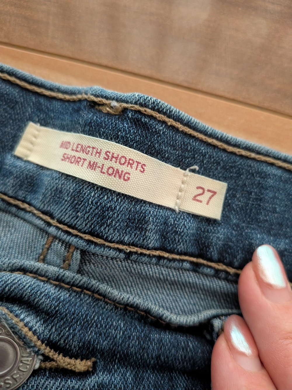 Women's Dark Wash Denim Roll-Cuff Shorts - Picture 2 of 5